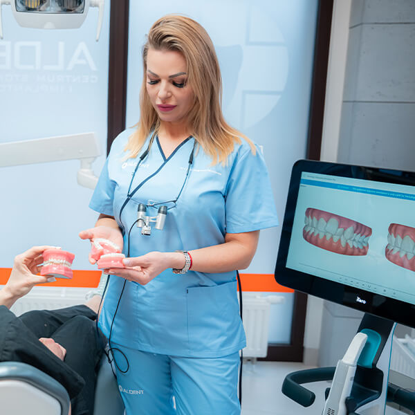 ortodonta w aldent lublin podczas konsultacji ortodontycznej