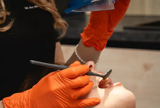 Precyzja Leczenia kanałowego pod mikroskopem LUBLIN ALDENT