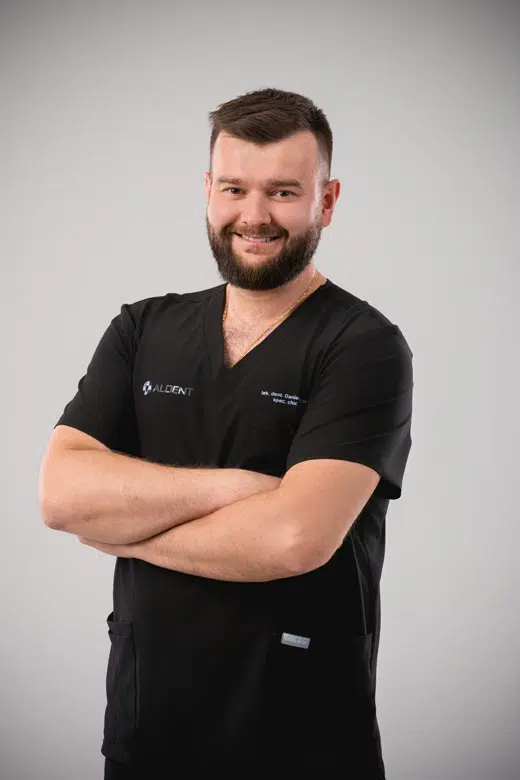 chirurg stomatologiczny lekarz dentysta daniel sajdłowski