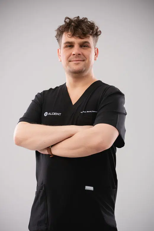 lek dent Maciej Samuś chirurg dentysta i endodonta w CSK ALDENT Lublin