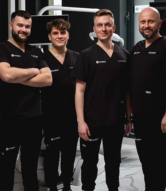 Zespół chirurgów stomatologicznych w ALDENT Lublin - opieka po implantacji